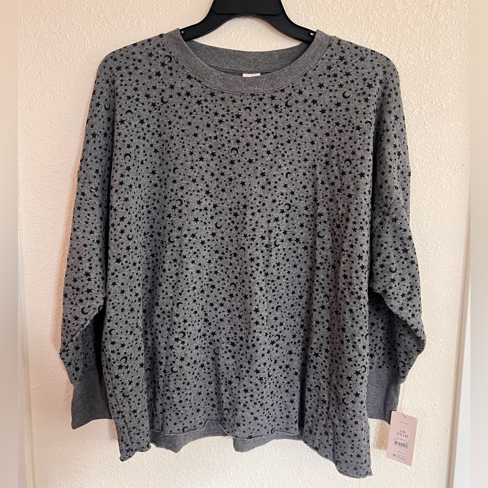 Secret treasures sleepwear sweatshirt size large but fits oversized